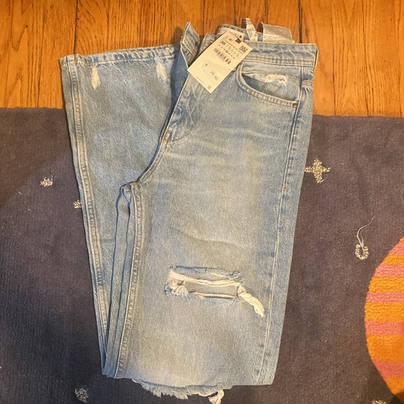 NWT Zara Ripped Jeans - Size 6/38 - Picture 2 of 5